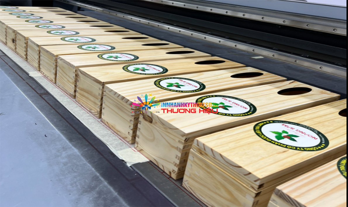 hinh anh/in uv phang/in-uv-go.jpg